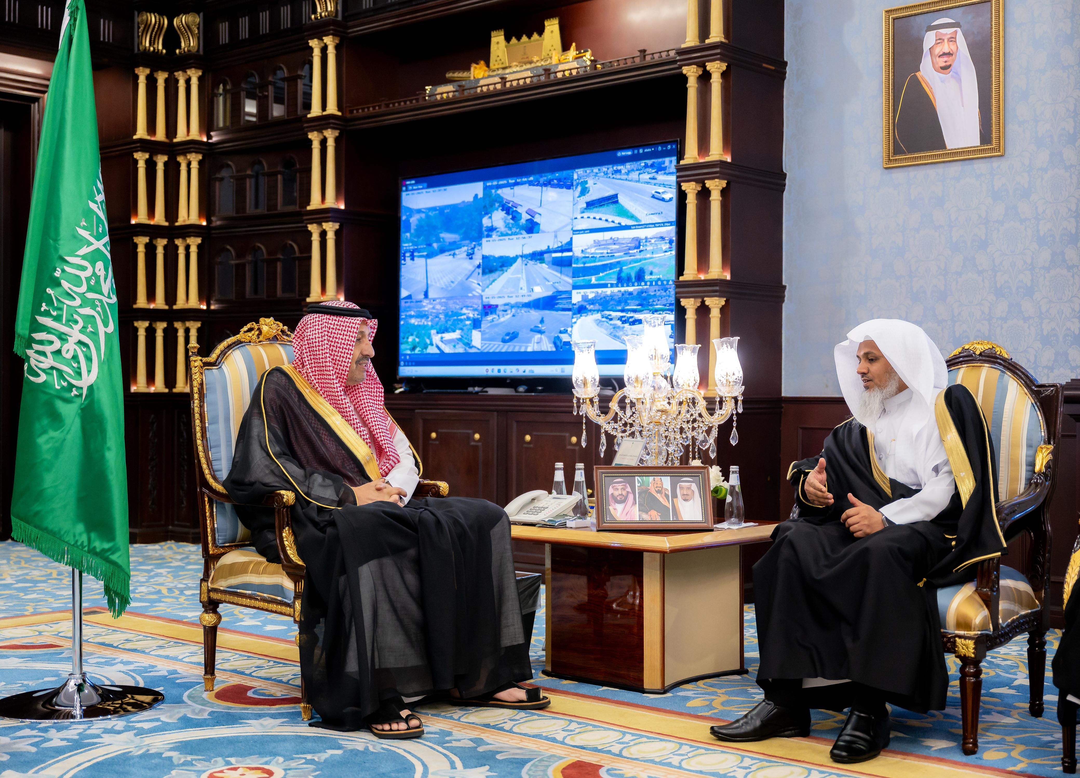 سمو أمير الباحة يتسلم تقارير منجزات أمانة المنطقة والبلديات التابعة لها  ويتسلّم تقرير أعمال الرئاسة العامة لهيئة الأمر بالمعروف والنهي عن المنكر